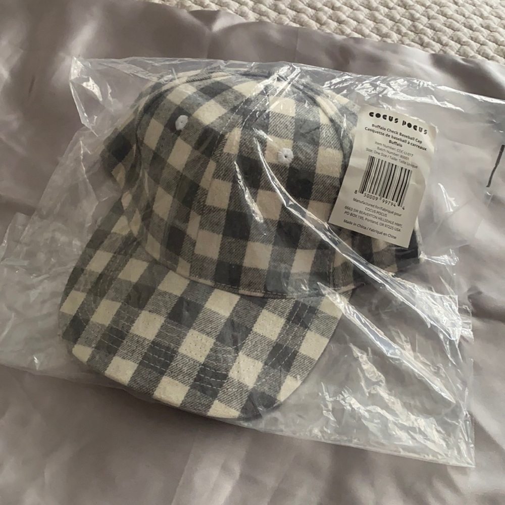 Women’s Cocus Pocus brand fall weather hat